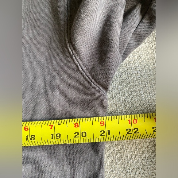 Taylor Swift Sweatshirt Women’s Medium Midnight Merch None of it was Accidental - Picture 7 of 7